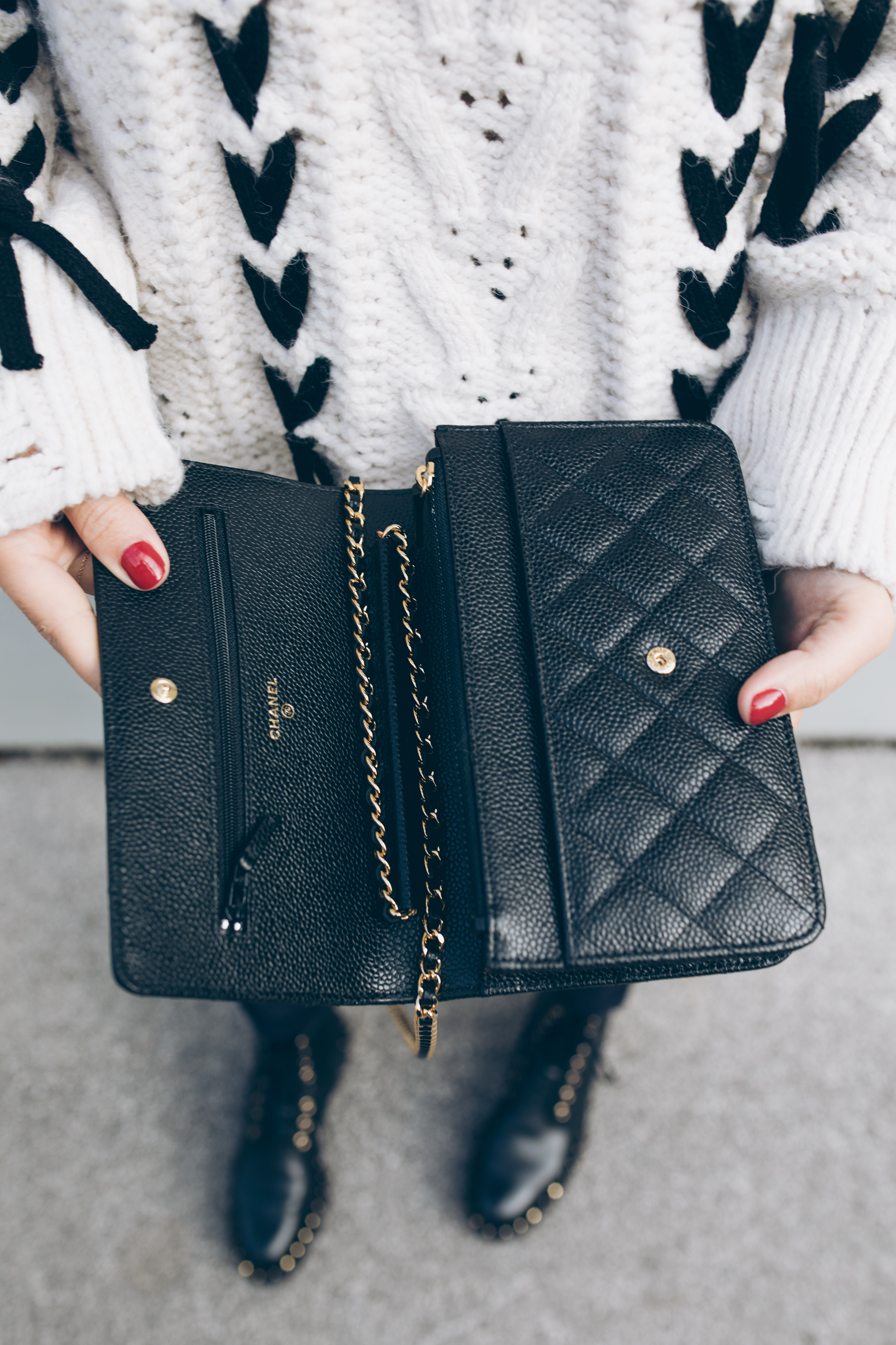 NEW IN: Chanel Wallet On Chain  Chanel woc outfit street style